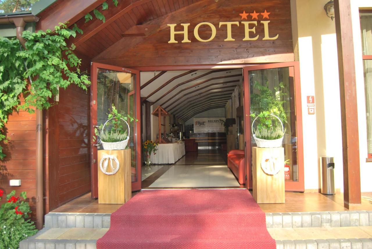 Hotel Eljot Sielpia Wielka Exterior foto